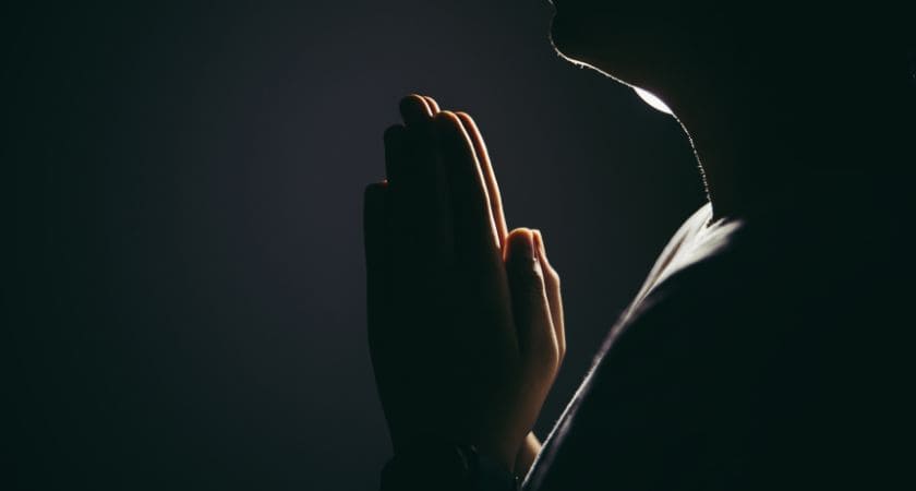 oração da noite para dormir em paz e descansar em Deus